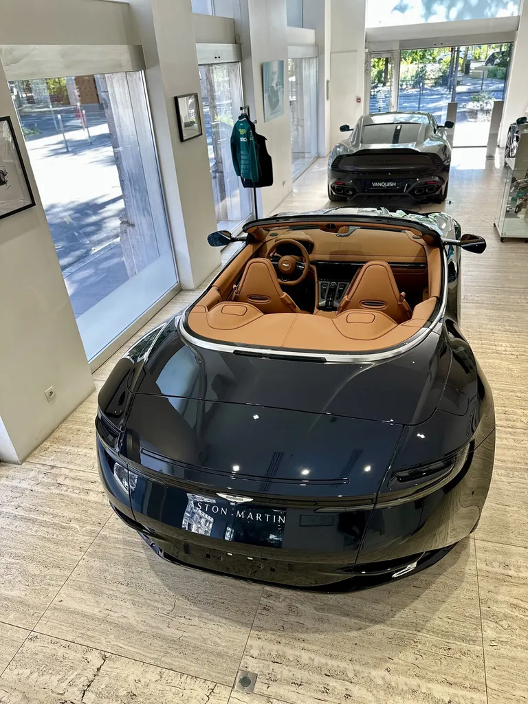Traitement céramique sur Aston Martin DB12 Volante – EMB Detailing, votre expert automobile haut de gamme sur lyon proche de vienne