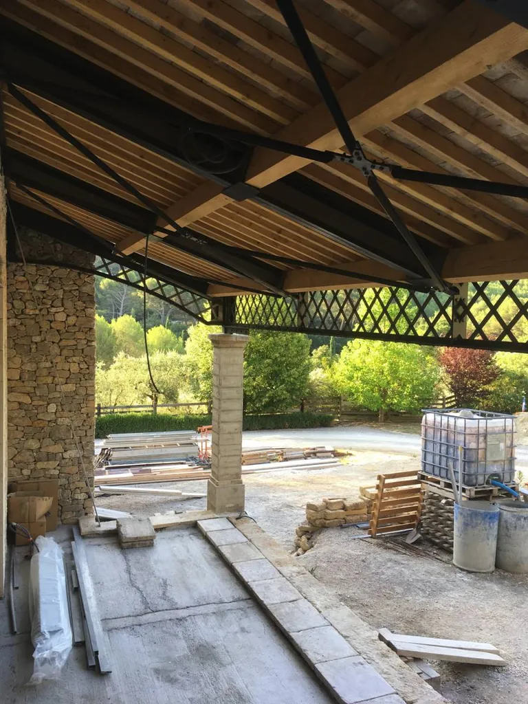 Réalisation d'une terrasse couverte à proximité de Saint-Rémy-de-Provence
