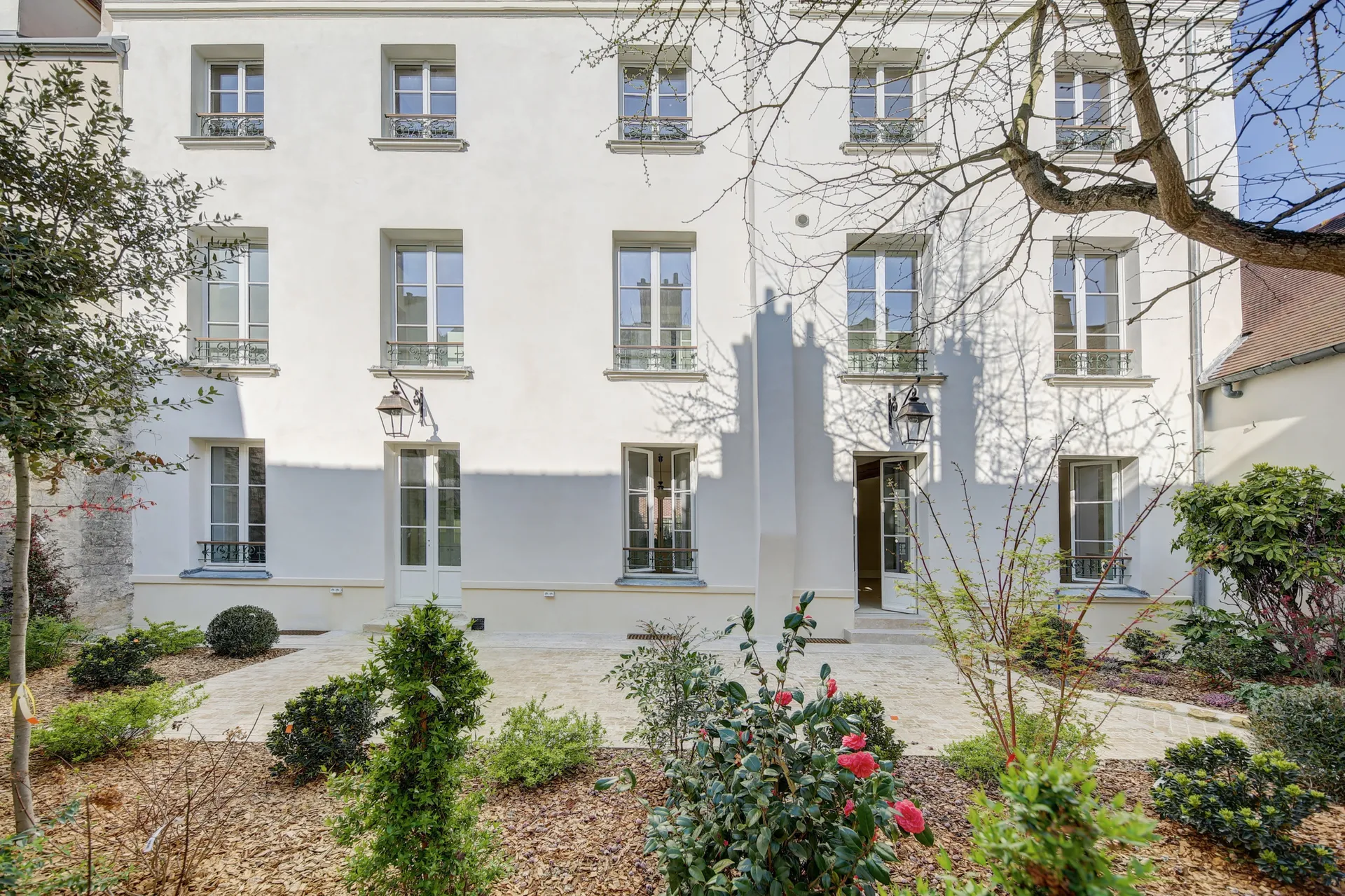 facade sur jardin privatif