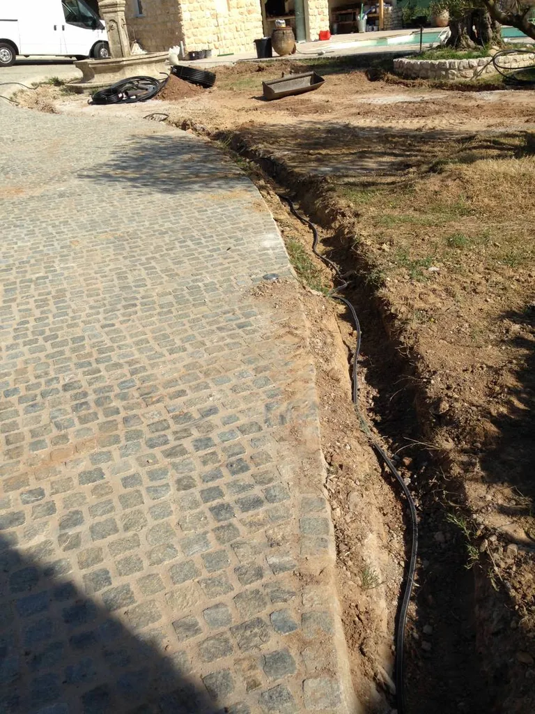 Installation d'un arrosage automatique enterré à Puyloubier
