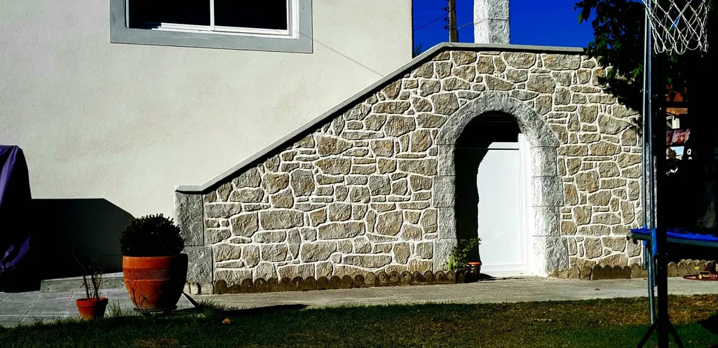 Ravalement de façade crépi à la chaux à Nice dans les Alpes-Maritimes