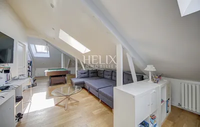 Exclusivité à Le Vésinet à vendre une belle maison familiale de 250 M² avec grand parc arboré à 3 minutes du parc des Ibis.