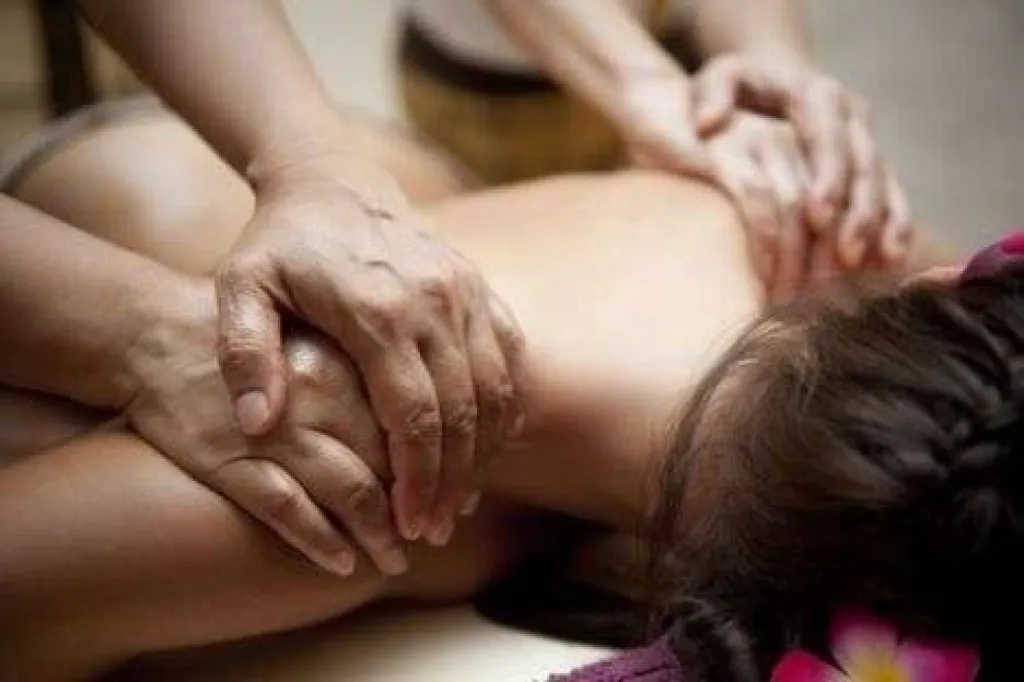 Le Massage à 4 mains à Volx, une chorégraphie sensorielle signée Sadhana