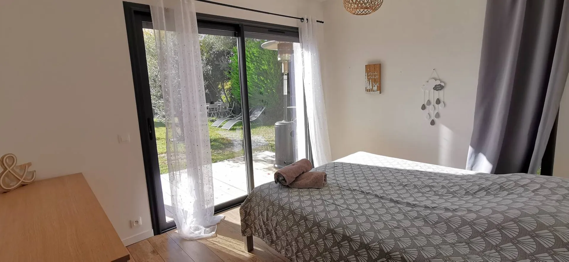 Vente villa Cassis  au calme dans clos sécurisé avec garages et piscine