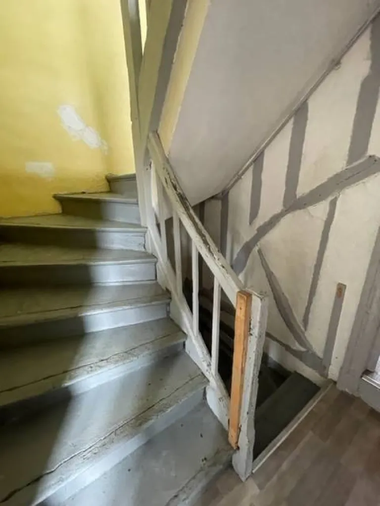 A vendre immeuble de 170 m² habitables comprenant 6 lots sur la commune d'ELBEUF 76500