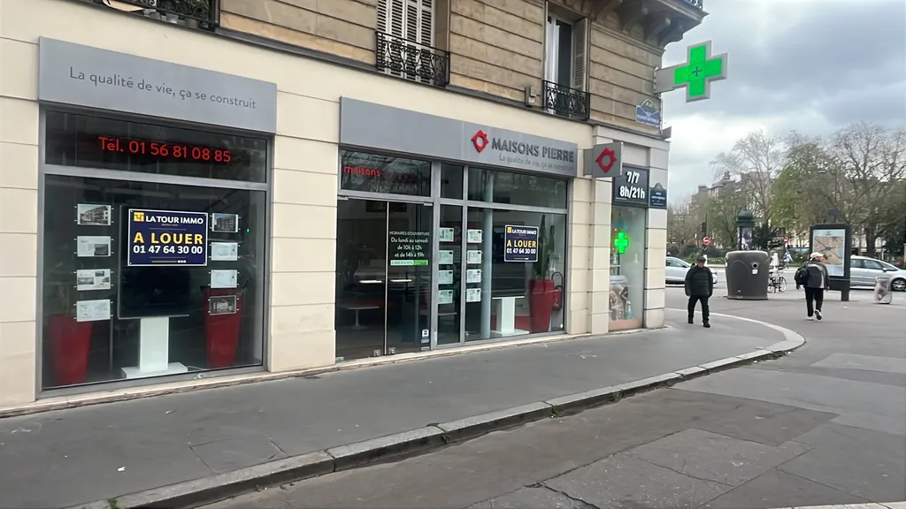 Location - Local commercial 112 m², Place Denfert Rochereau, Avenue Denfert-Rochereau 75014 PARIS