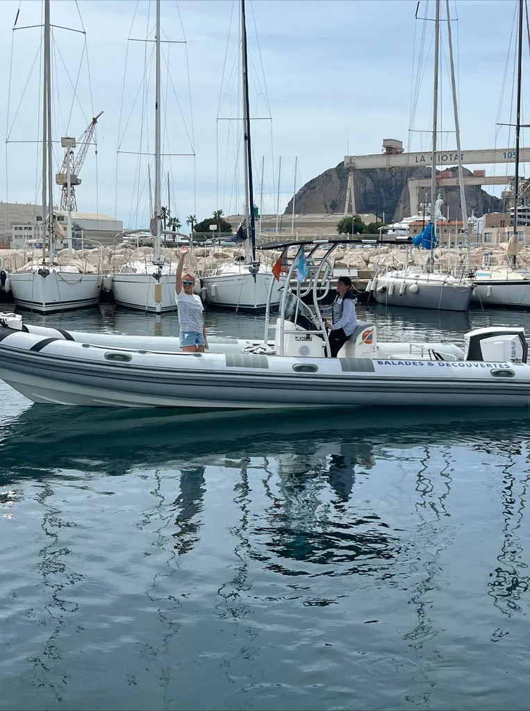 Balade en mer dans les Calanques avec le 02MER, proposé par l’Eden Boat.
