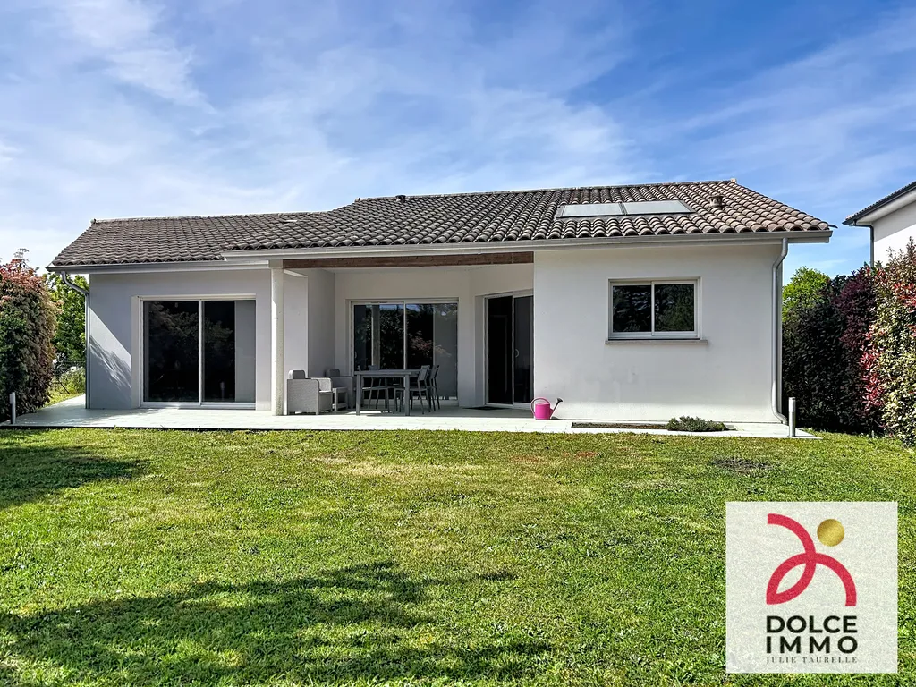 Maison plain-pied à vendre à Blanquefort avec jardin, garage et parking, idéale pour famille proche de Bordeaux