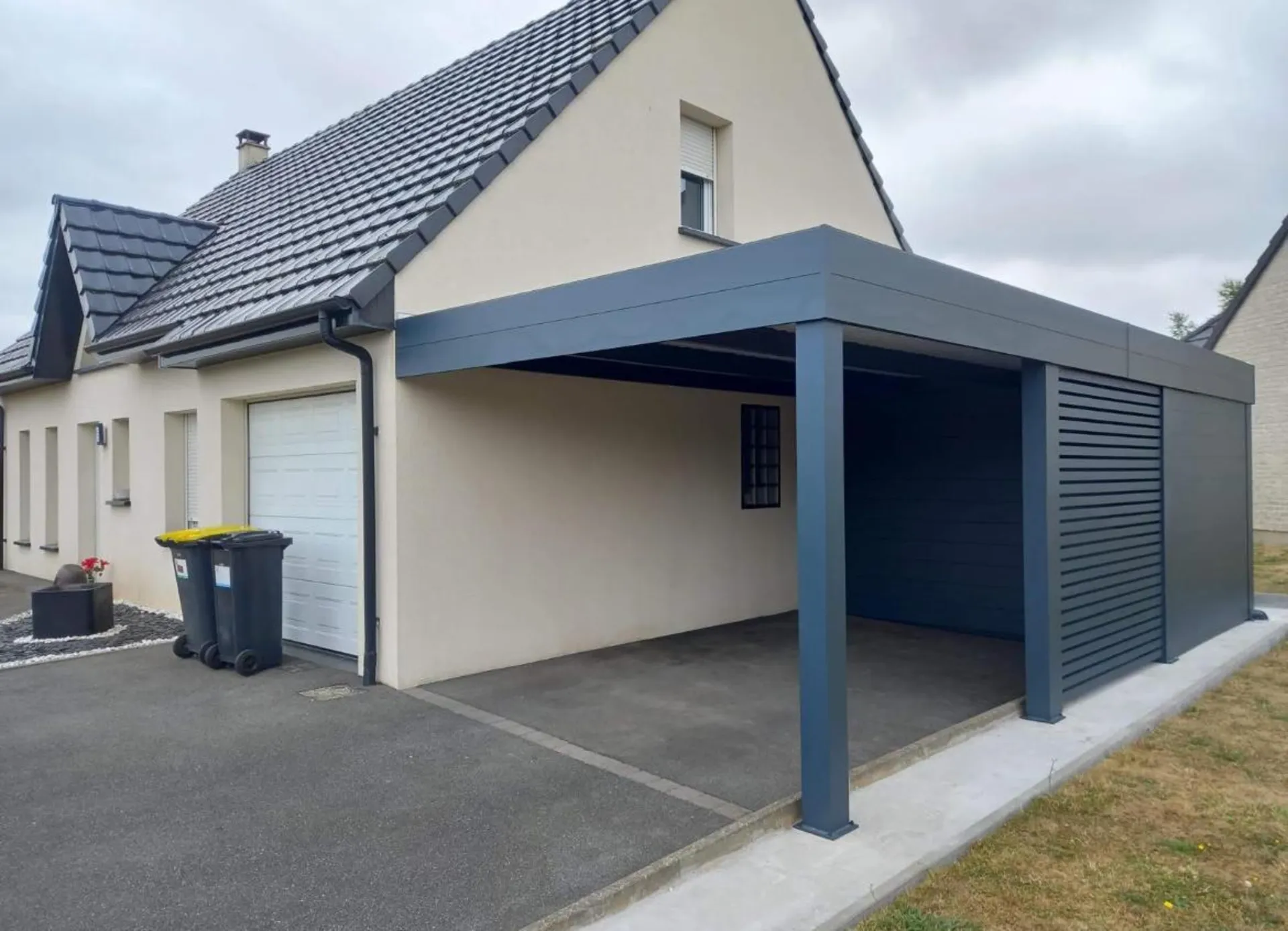 Recherche société spécialisée dans la pose de carport en aluminium sur mesure autour du Havre