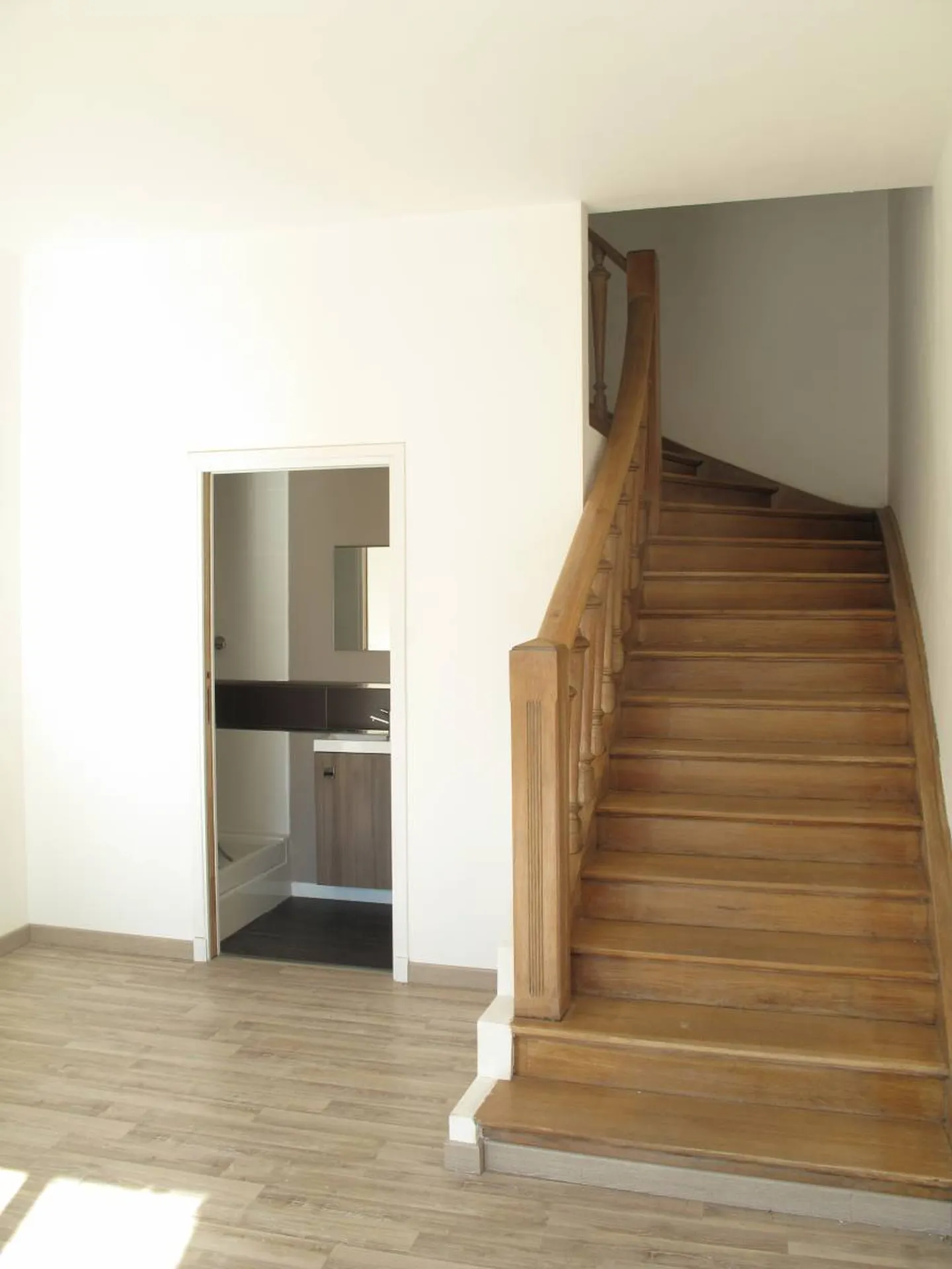 Cassis - T3/4 en duplex avec terrasse, jardin privatif, solarium et garage dans résidence sécurisée de standing   