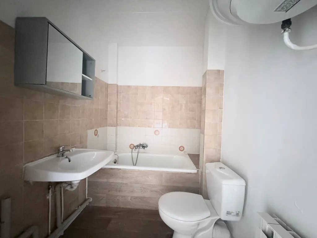 Appartement 2 pièces avec extérieur en centre ville de ROGNAC