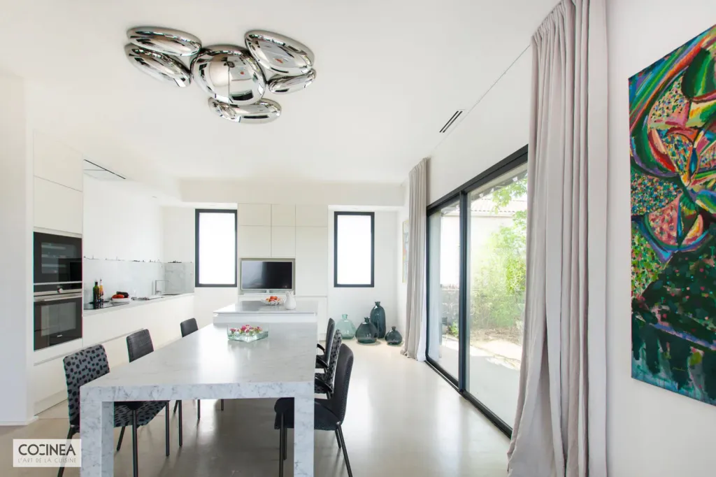 BLANC MAT ET MARBRE DE CARRARE