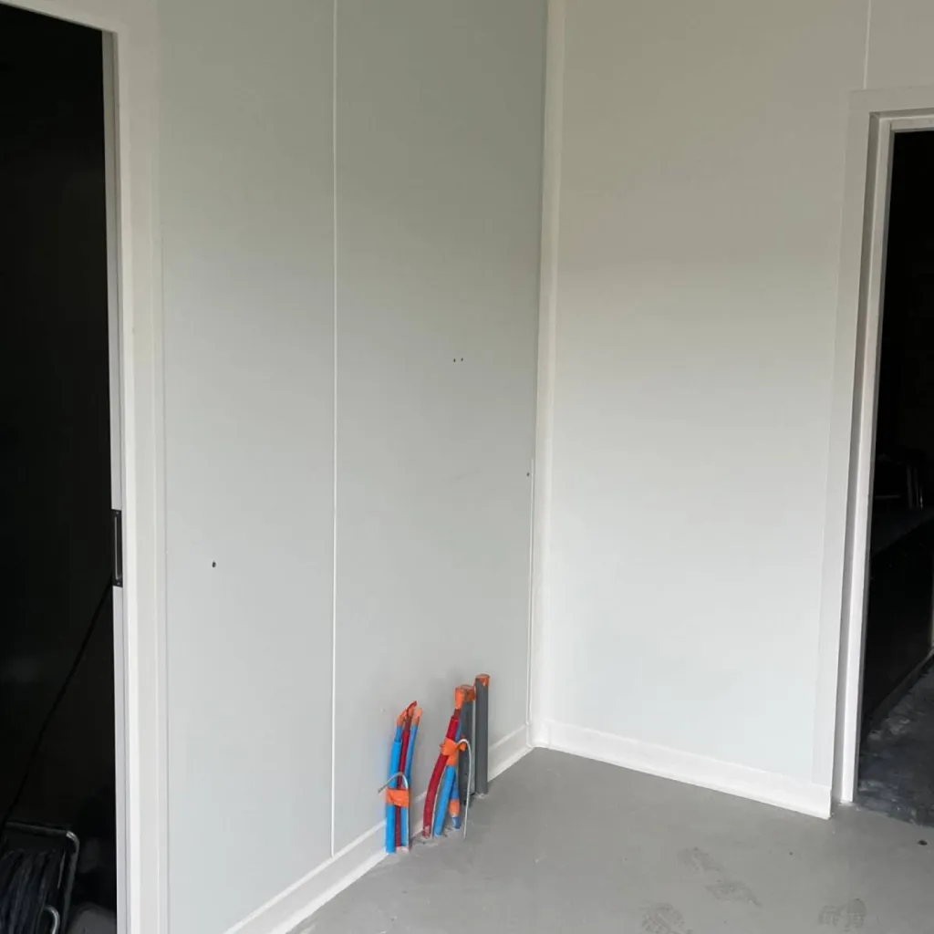 Pose de panneaux isothermes cloisons dans une industrie agroalimentaire