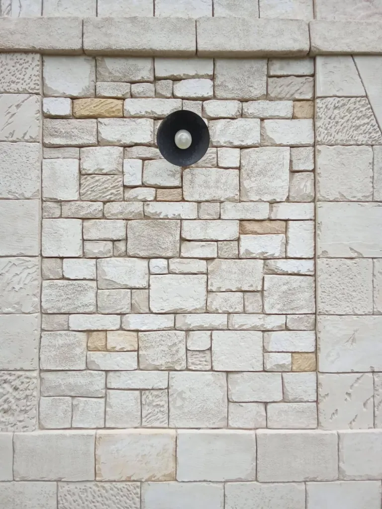 Le ravalement aspect pierre sur maison ancienne pour conserver son charme et son authenticité à Etretat et ses alentours 76