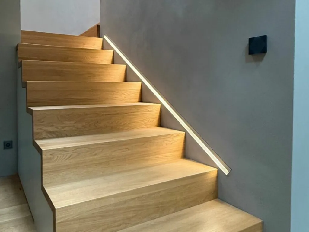 inclusion LED escalier villa moderne domotique à Genas