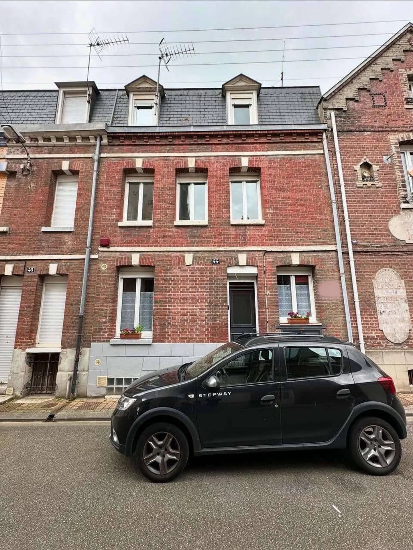 Vends charmante maison traditionnelle avec un emplacement idéal à proximité de la plage et des commerces