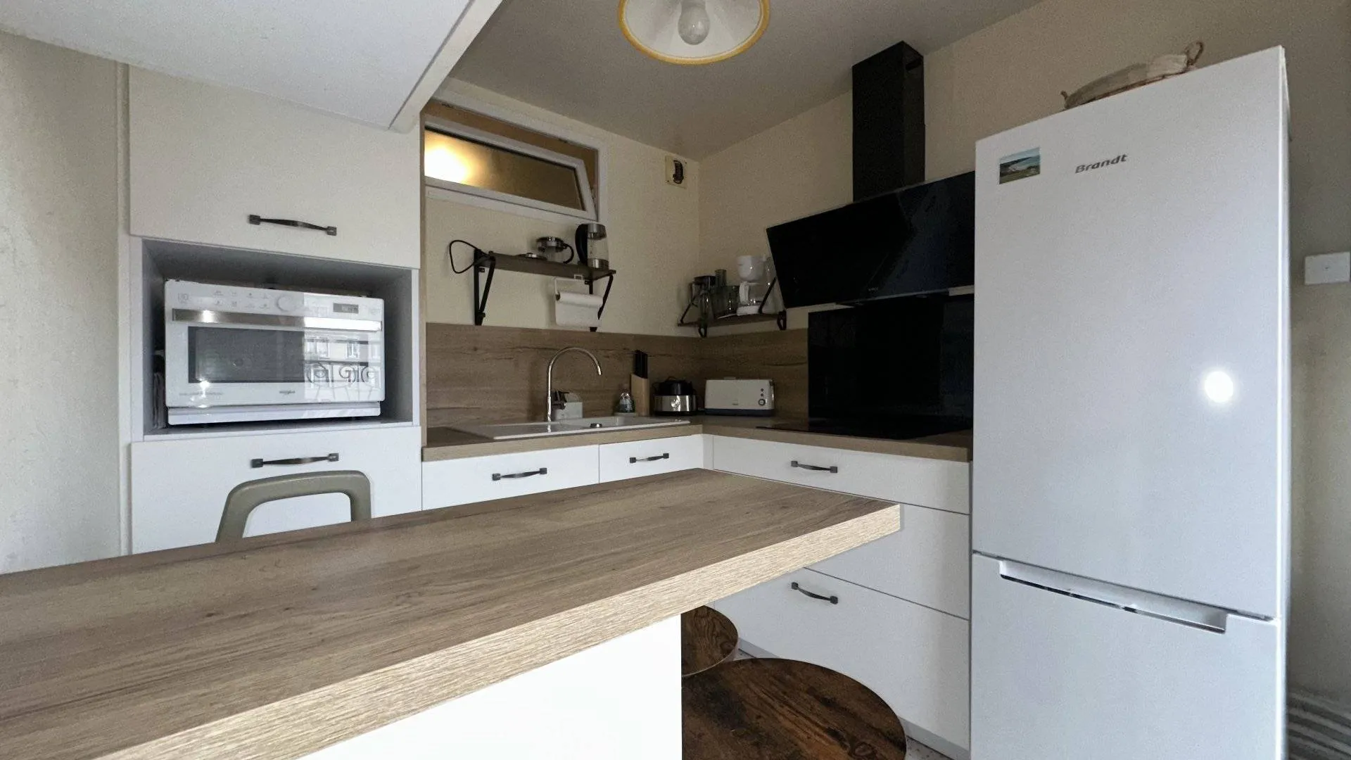 Appartement T3 dans un immeuble avec ascenseur, rénové, entre la plage et le port de DIEPPE (76) en Normandie