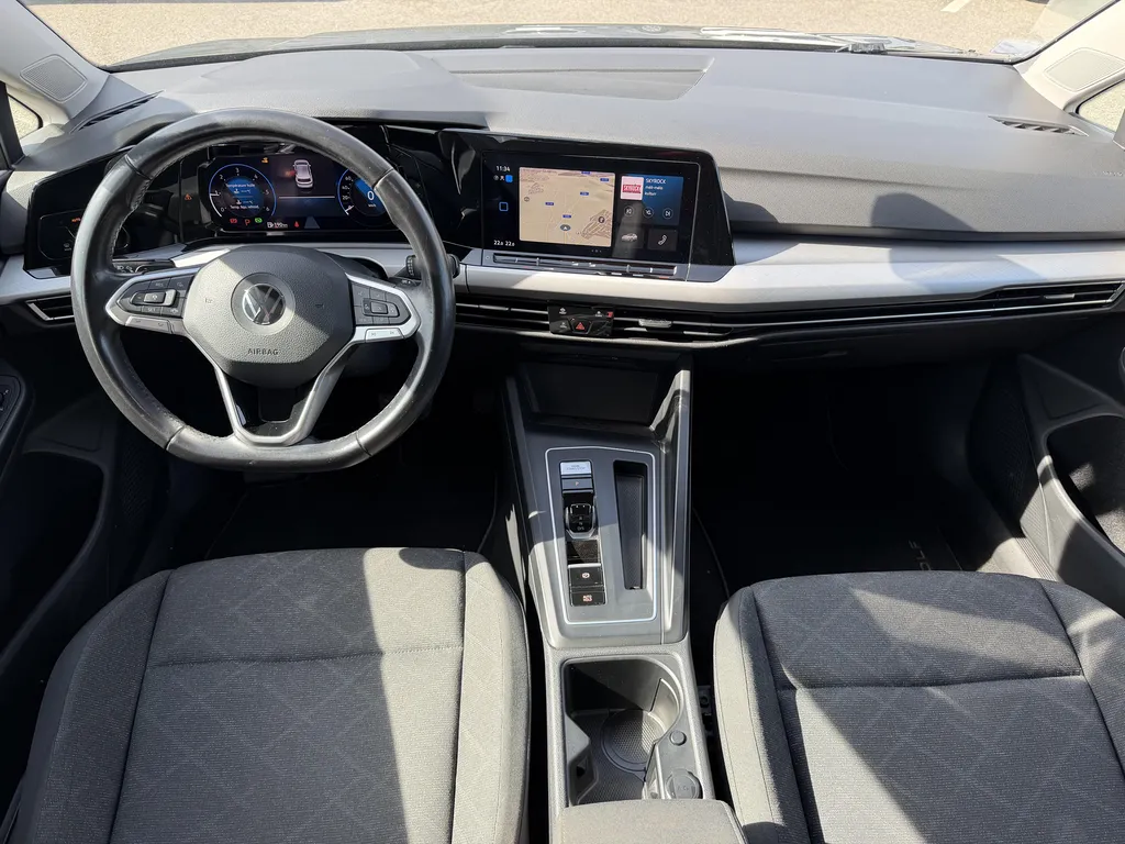 Volkswagen Golf 8 d'occasion aux environs d'Yvetot : Berline TDI 150 DSG7 disponible chez votre concessionnaire en Normandie