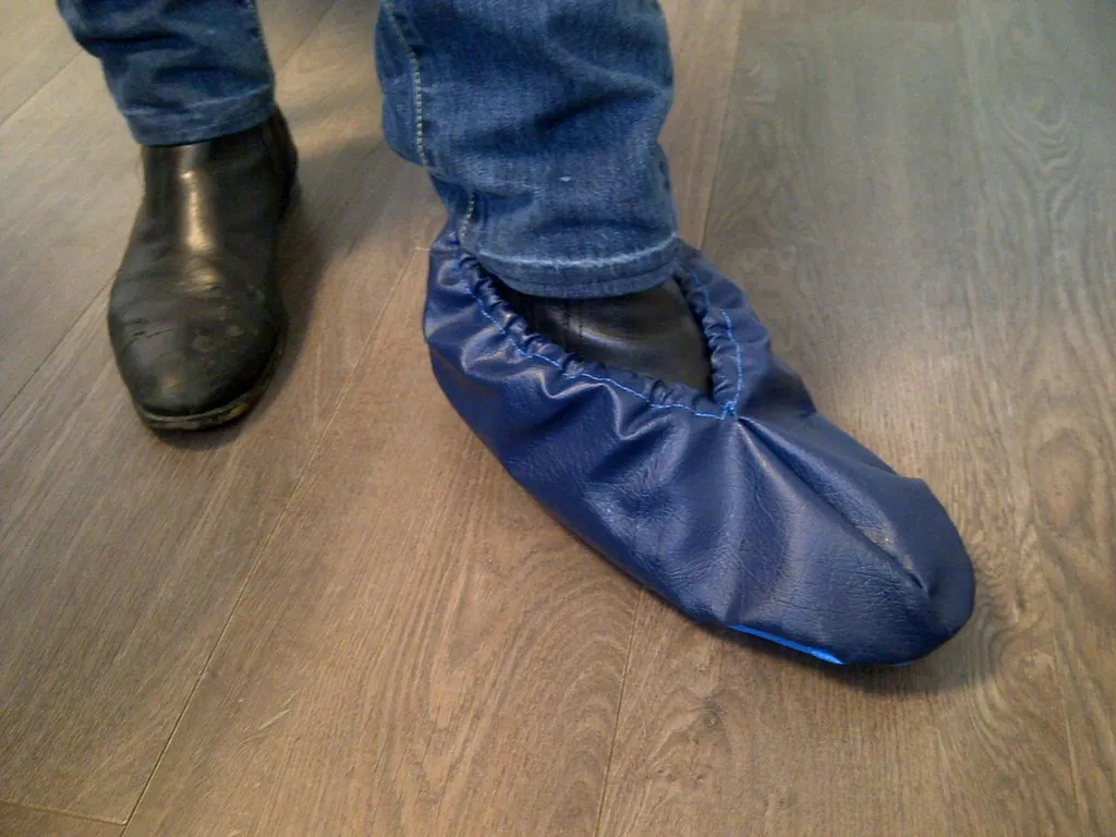 SURCHAUSSURES RIGIDES POUR PISCINES PUBLIQUES