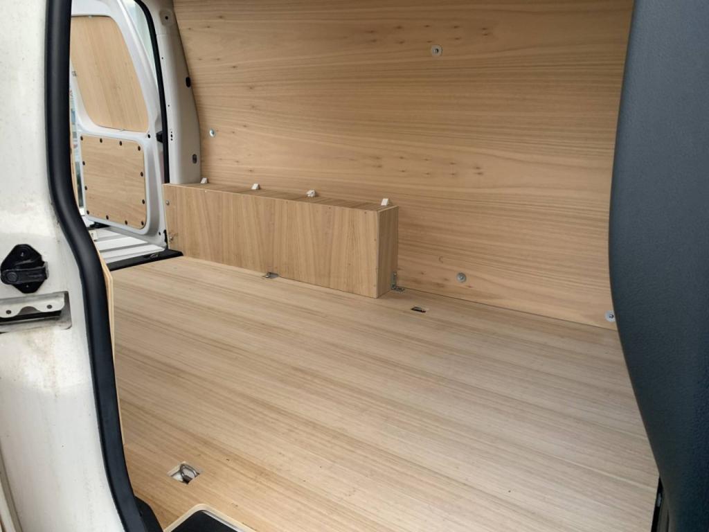 Volkswagen Caddy Maxi d'occasion diesel boite manuelle proche du Havre