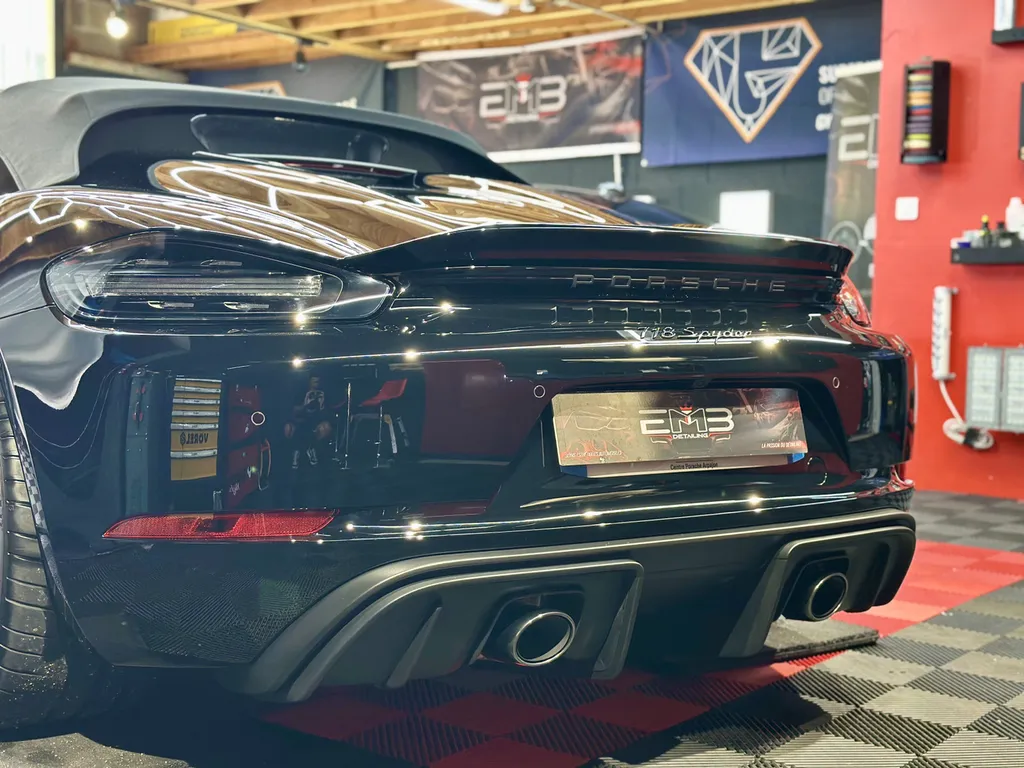 Traitement céramique by EMB DETAILING spécialiste Porsche sur Lyon 