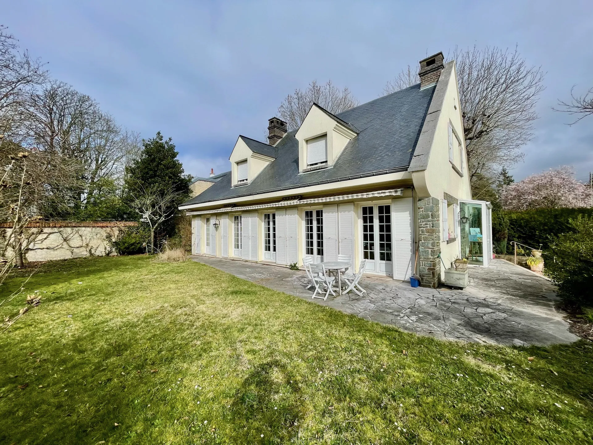 maison le vésinet avec jardin