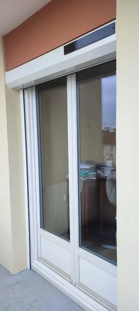 Volet roulant solaire en aluminium à Dijon