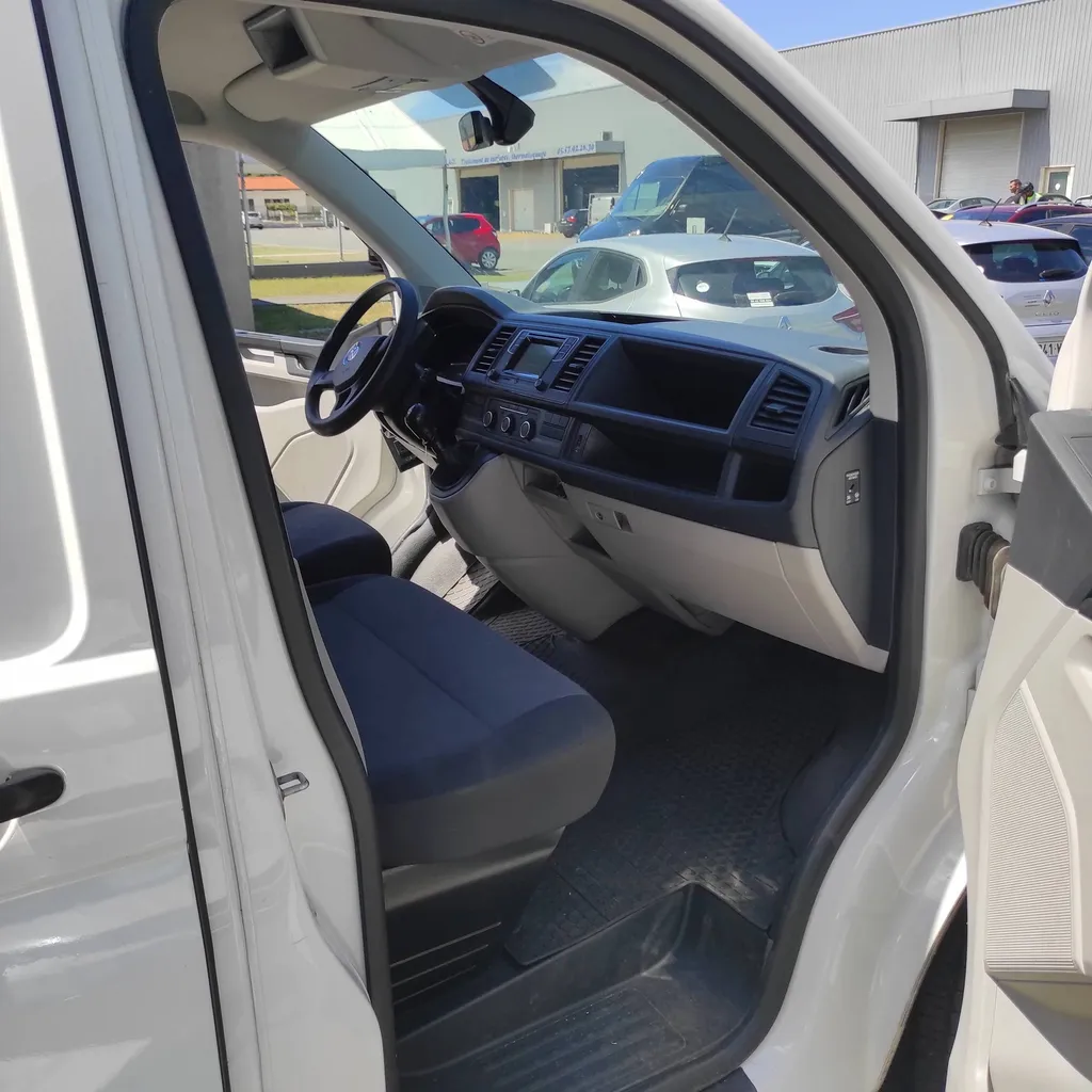 Volkswagen Transporter T6 L2H1 2.0 TDI 150 Business Line d'occasion à Bordeaux