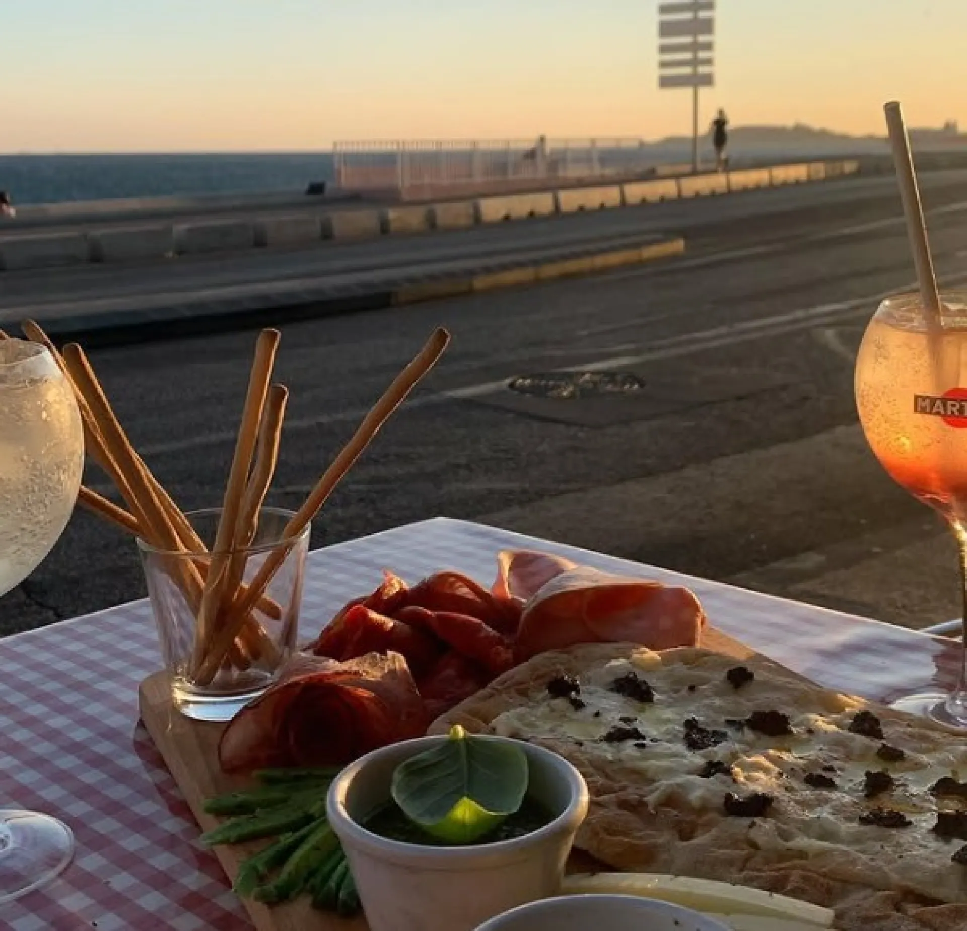 Epicerie Trattoria italienne, Traiteur évènementiel pour mariage et entreprise, Restaurant italien cuisine authentique sur Marseille, Aubagne et Châteauroux