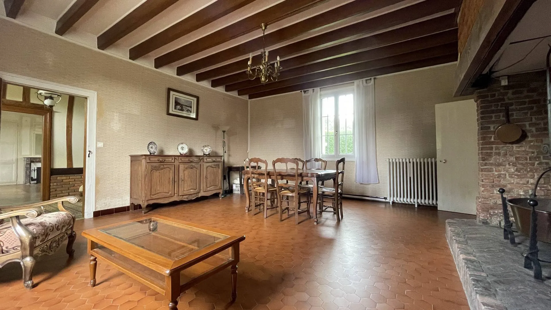 À saisir sur l'axe Rouen-Dieppe** : Profitez d'un bureau avec coin chaufferie équipé d'une chaudière au fioul, idéal pour le télétravail.