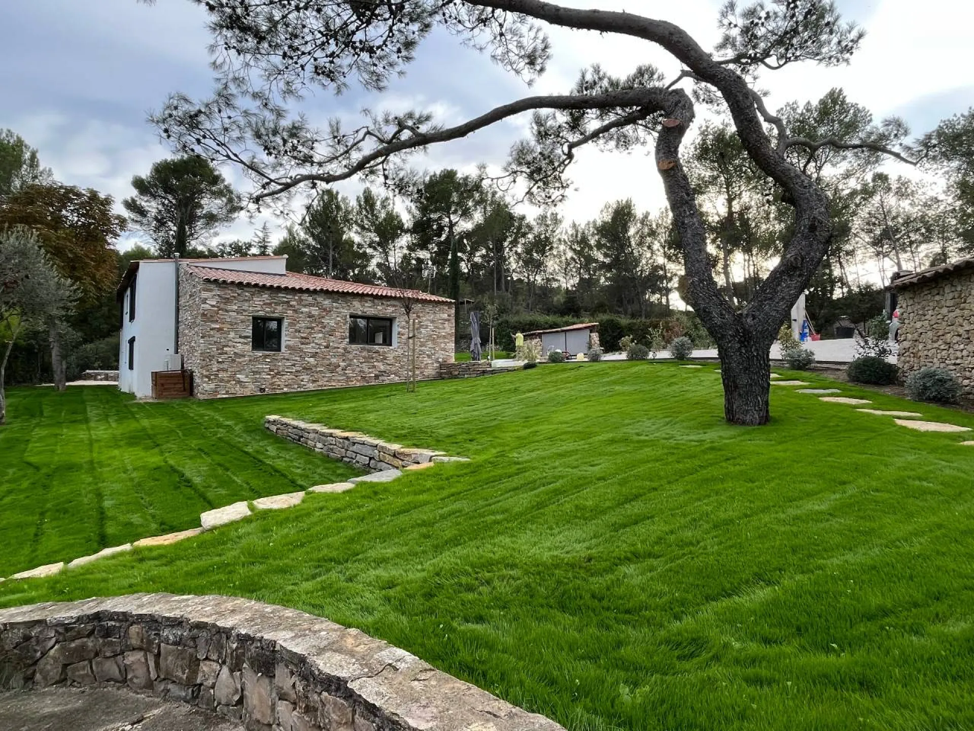 Artisan paysagiste pour renovation de jardin Aix en Provence Artisan paysagiste pour renovation de jardin Aix en Provence