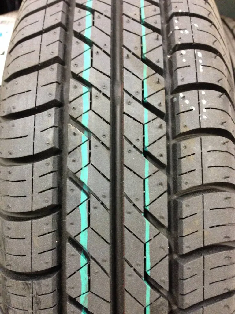 Pneu Firestone en 15 pouces en vente près d’Uzes 