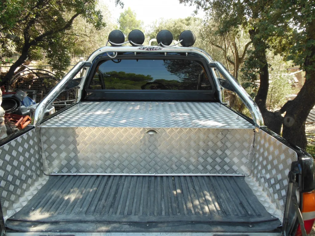 AGENCEMENT VEHICULE - COFFRE EN TOLE ALUMINIUM 13