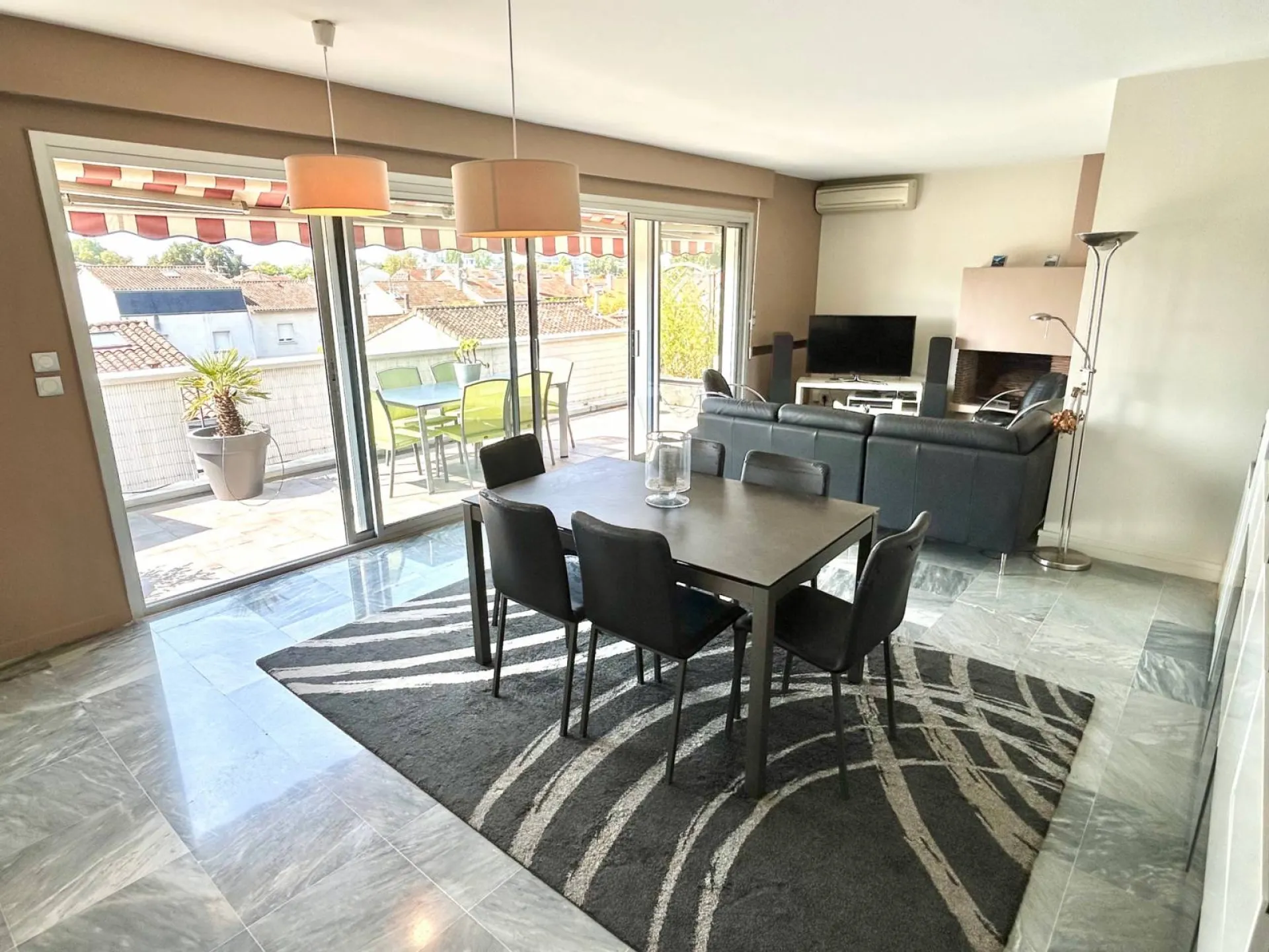 Agréable appartement T4 dernier étage avec terrasse Bordeaux Caudéran  