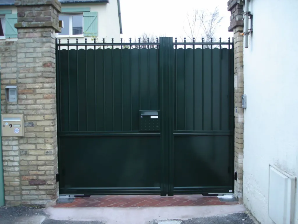 Pose de portail Aluminium sur mesure motorisé au Havre 76