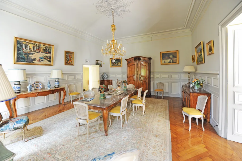 AVIGNON INTRA MUROS, rare demeure bourgeoise XIXème à la vente    