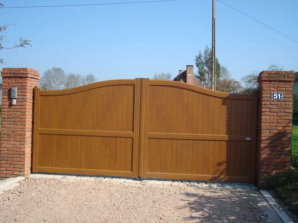 Installation de Portail Aluminium Battant Motorisé, un Modèle Sur-Mesure Design à Rouen en Seine-Maritime 76 et Sotteville-lès-Rouen