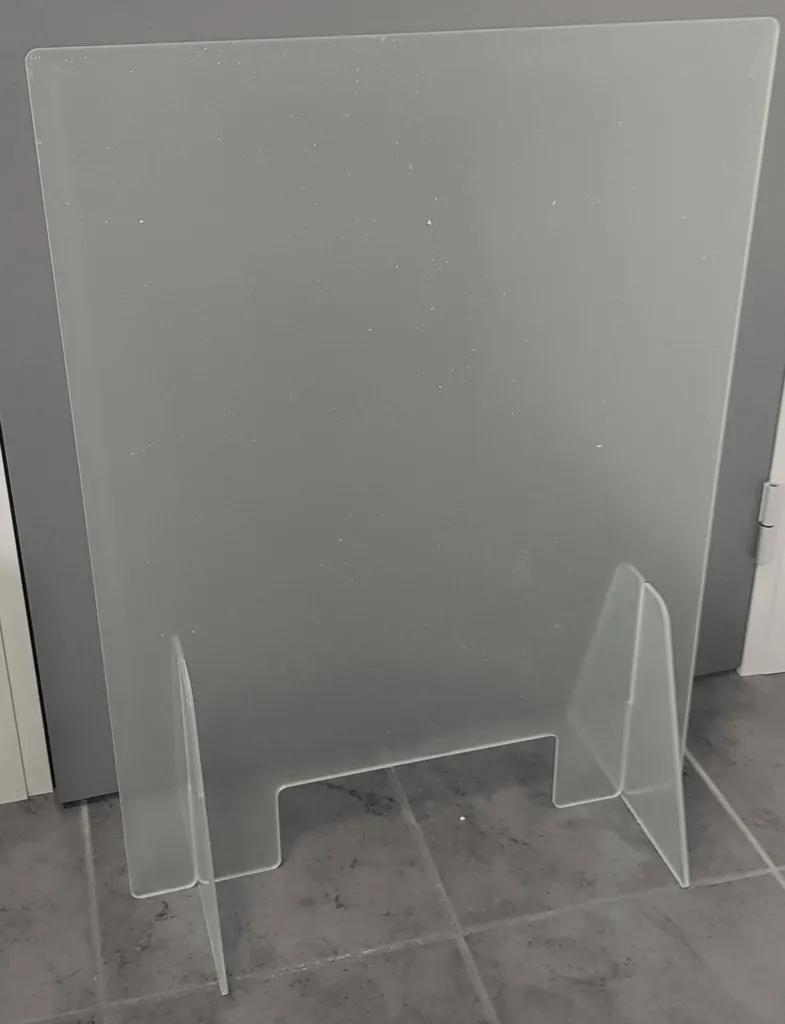 Location plexiglas de protection bureau  lyon