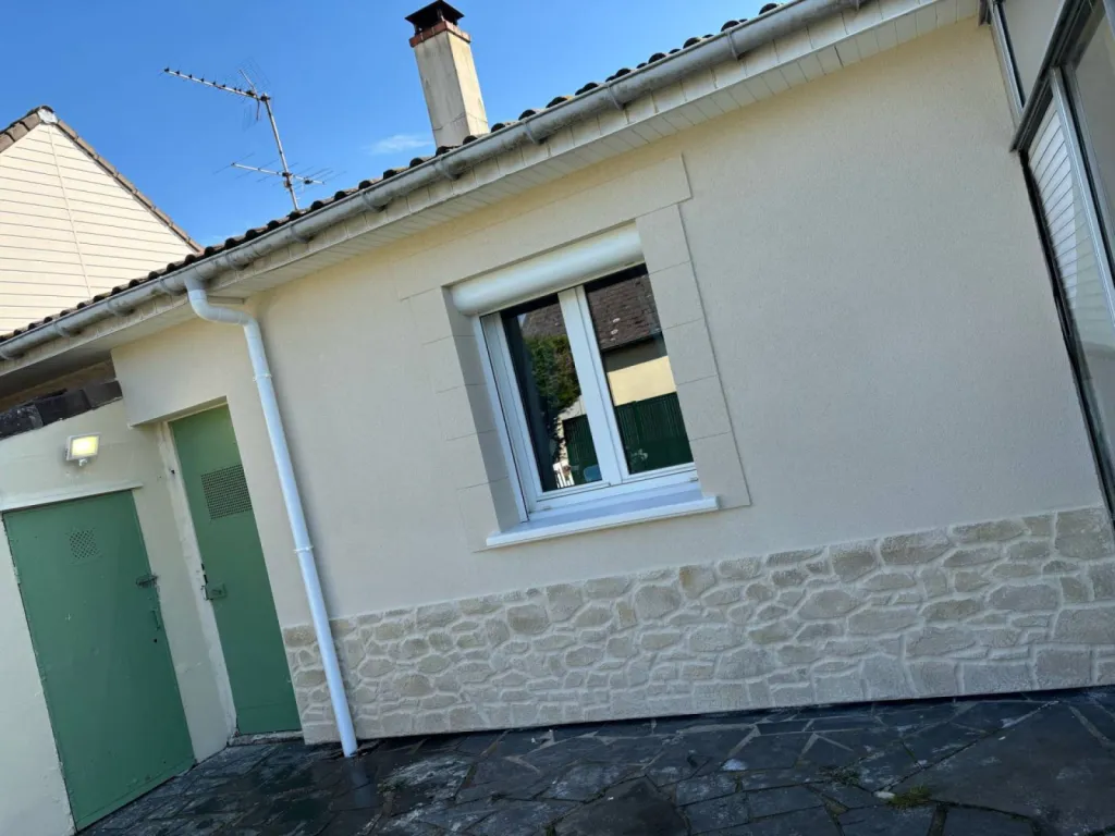 Le ravalement projeté à la chaux aérienne par la société DRM RENOVATION à GONFREVILLE L'ORCHER et ses alentours 76