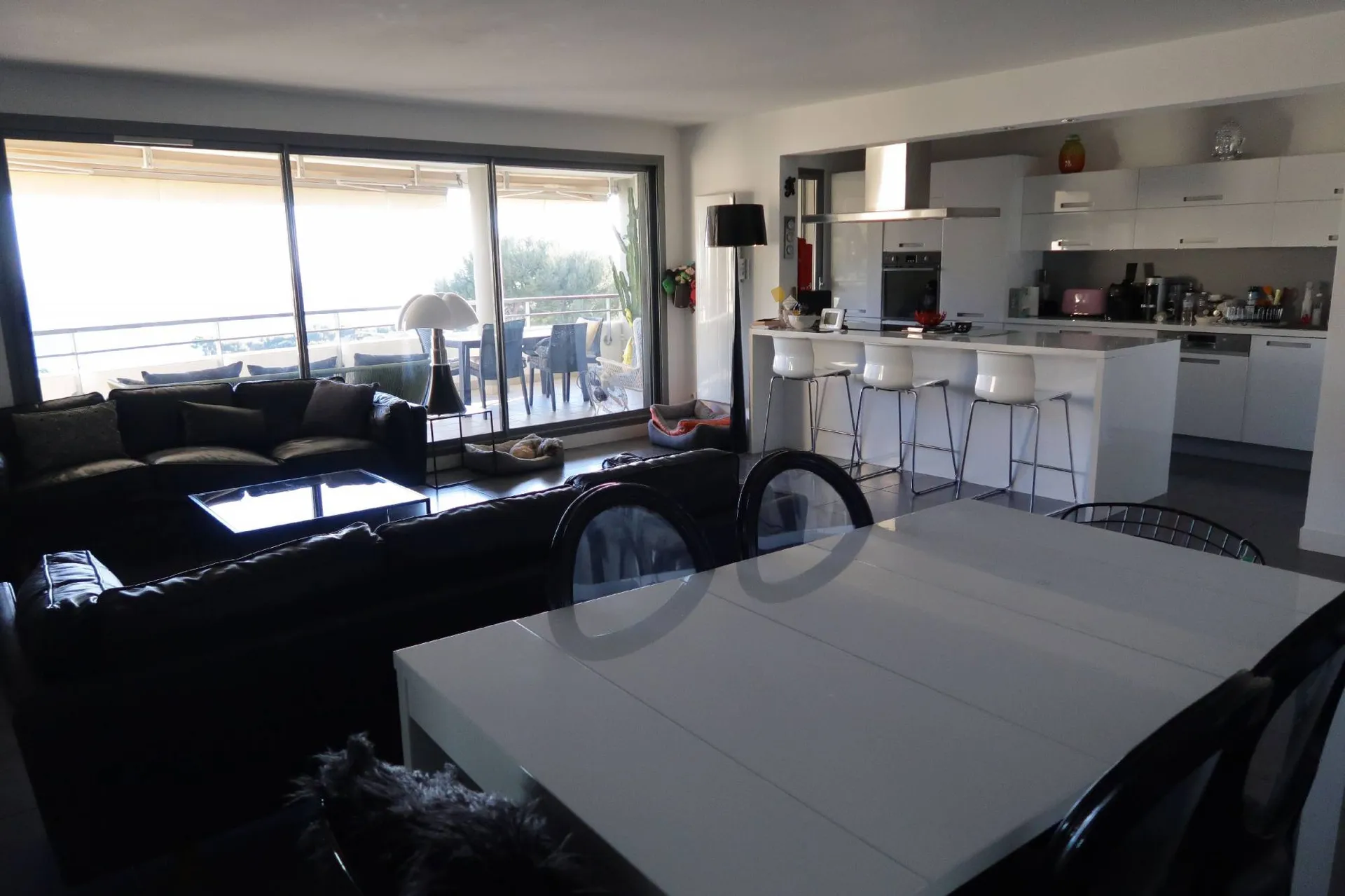 Cassis Appartement de prestige à vendre à Cassis T4 avec terrasse vue mer et garage dans résidence récente de standing