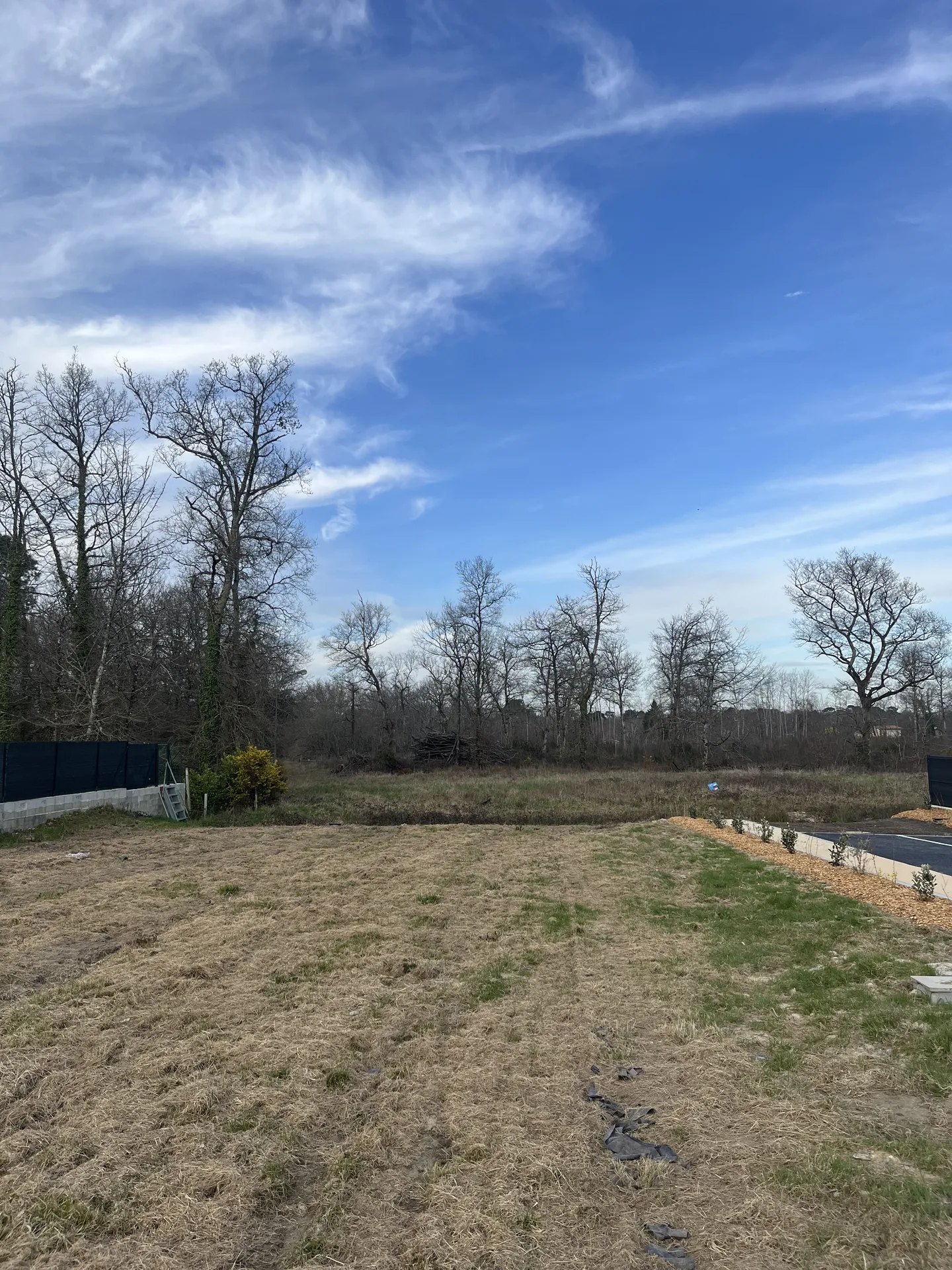 Beau terrain de 582 m² à Madirac, secteur calme et recherché proche de la commune de Créon