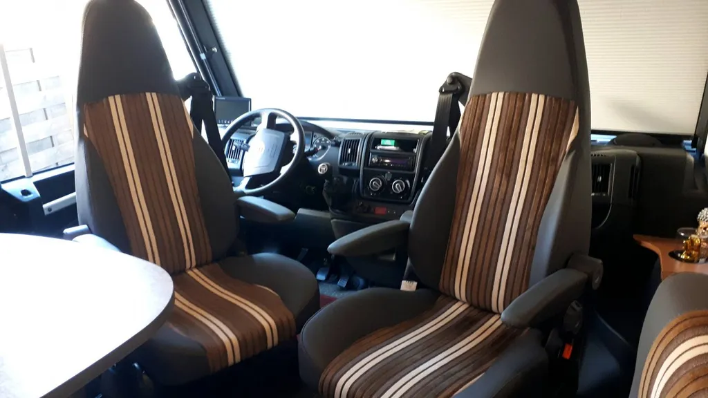 Professionnel pour rénovation de camping car à bordeaux 