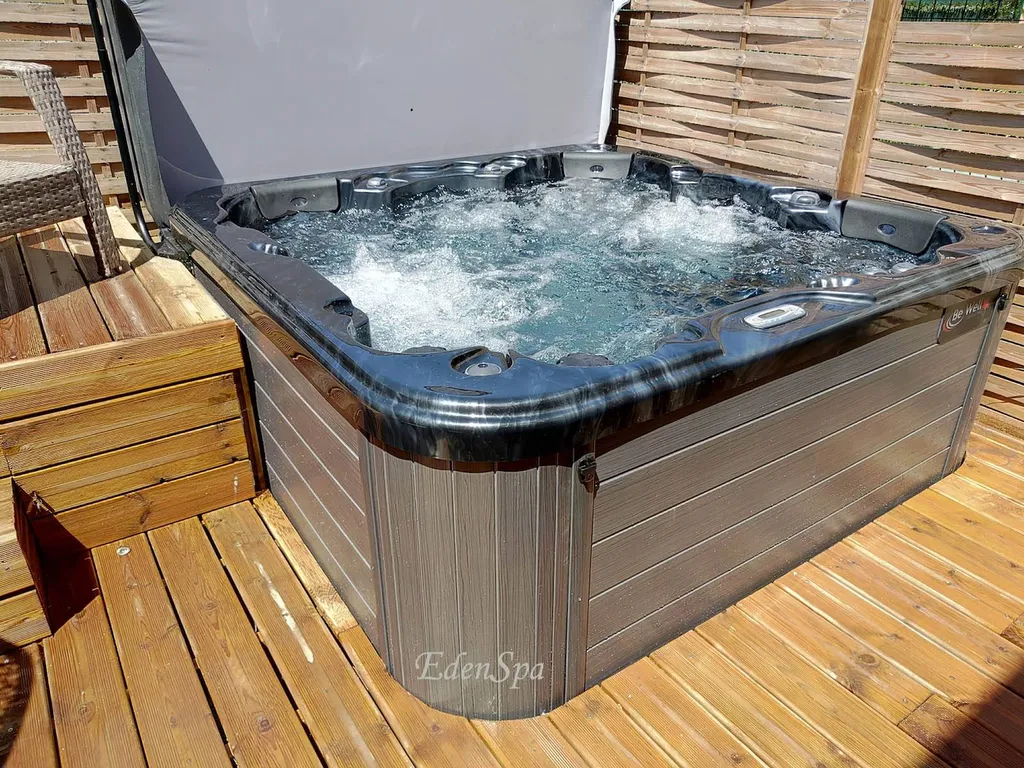 spa encastré terrasse bois port-de-bouc