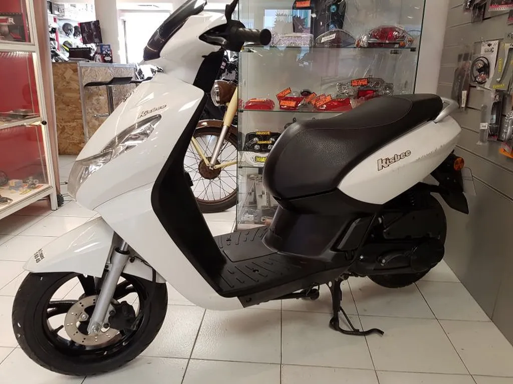 SCOOTER OCCASION PEUGEOT 50 SIX FOURS LES PLAGES