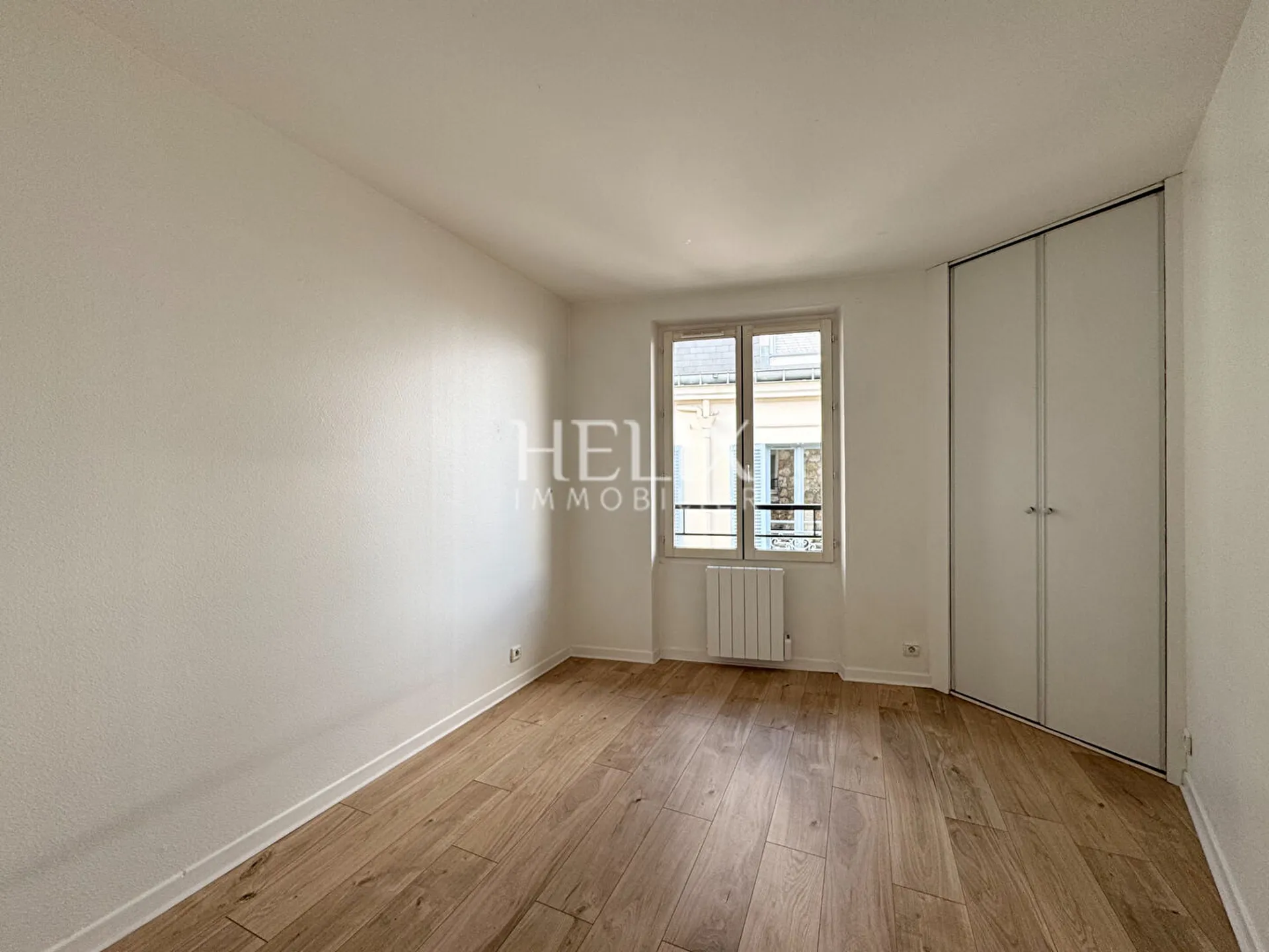 Centre ville, bel appartement 141 M² en duplex 3ème et 4ème étage dans une petite copropriété entretenue bien tenue  à Saint-Germain-en-Laye.