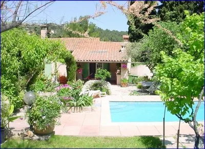 VENDU Cassis