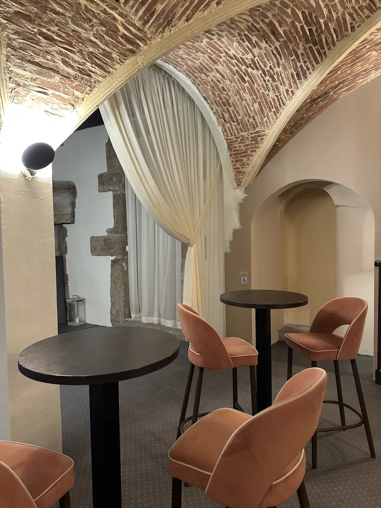 Agencement textile de l’Hôtel Château de Fontager à Serves-sur-Rhône