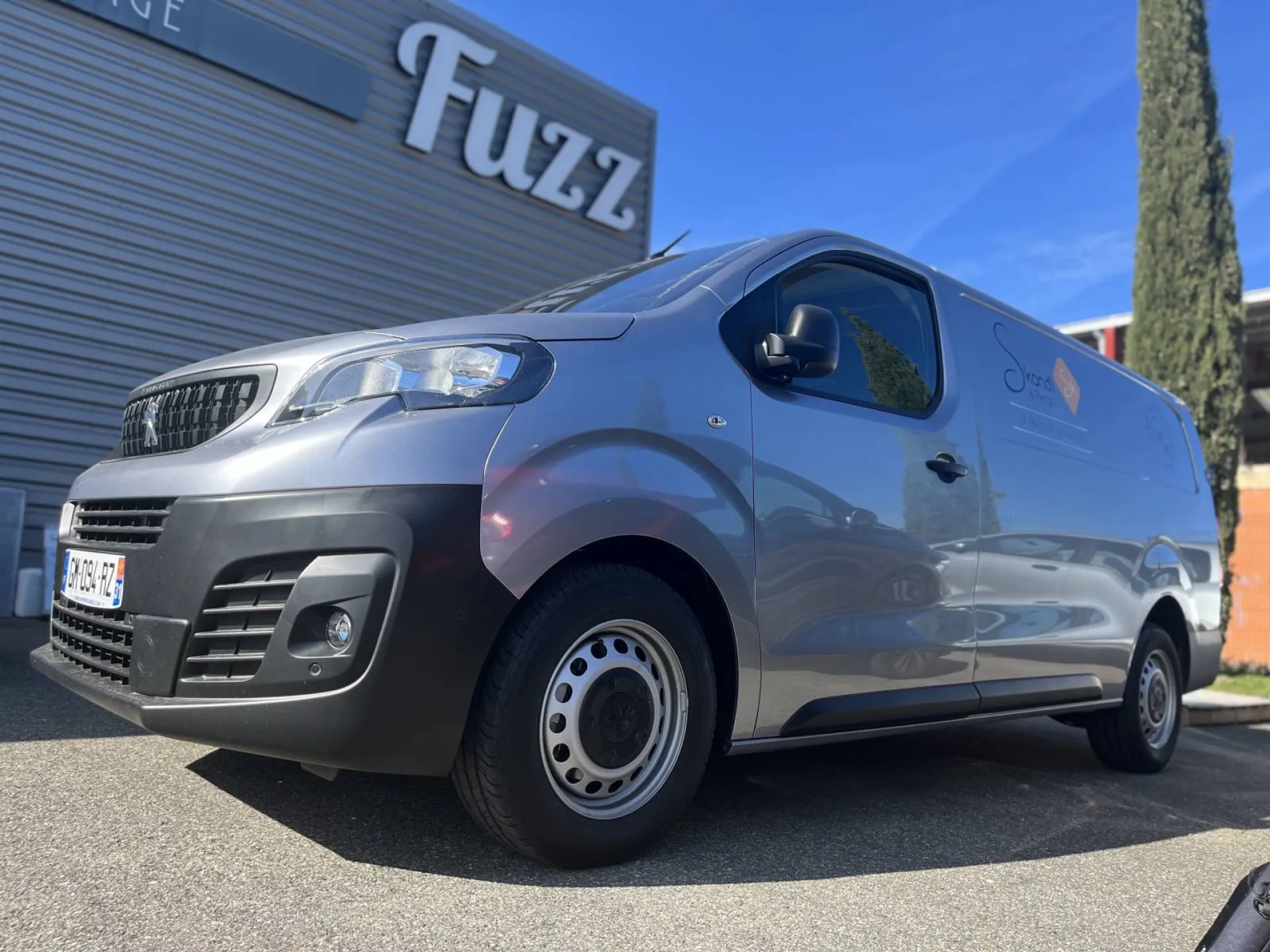 Réalisation d'un flocage véhicule pour un camion du groupe Skandi & Pergo