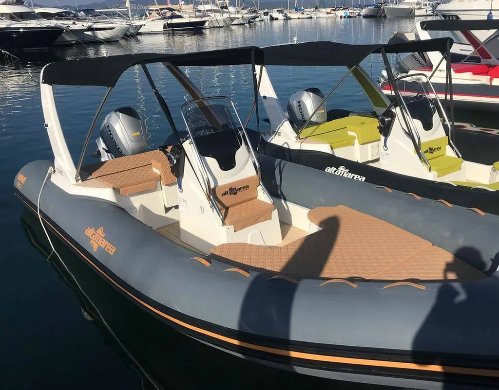 Semi-rigide peit et performant Wave 20 Altamarea en vente en Martinique