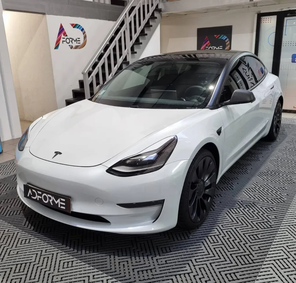 Tesla model 3 en protection carrosserie (PPF) de Genève dans la région Auvergne-Rhône-Alpes